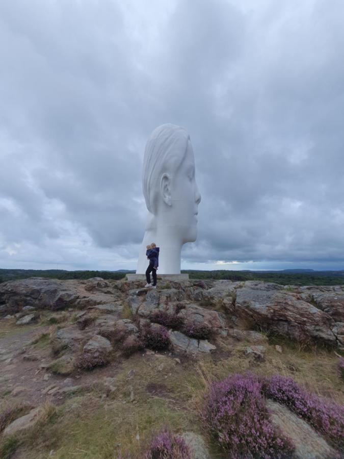 50 M Till Bad I Centrala Skaerhamn ภายนอก รูปภาพ