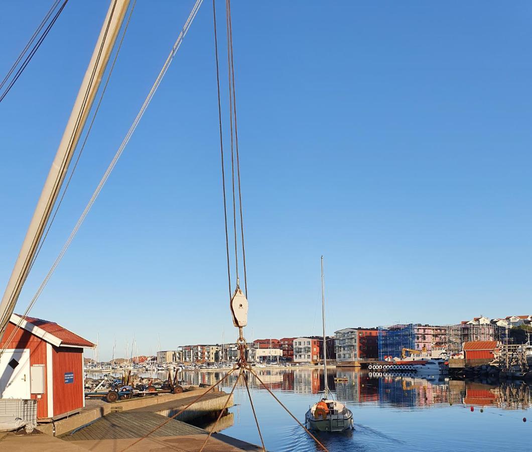 50 M Till Bad I Centrala Skaerhamn ภายนอก รูปภาพ